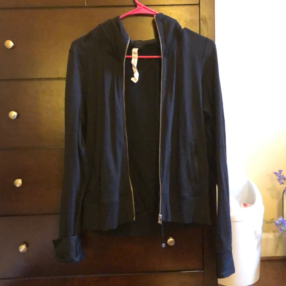 Lulu lemon zip
